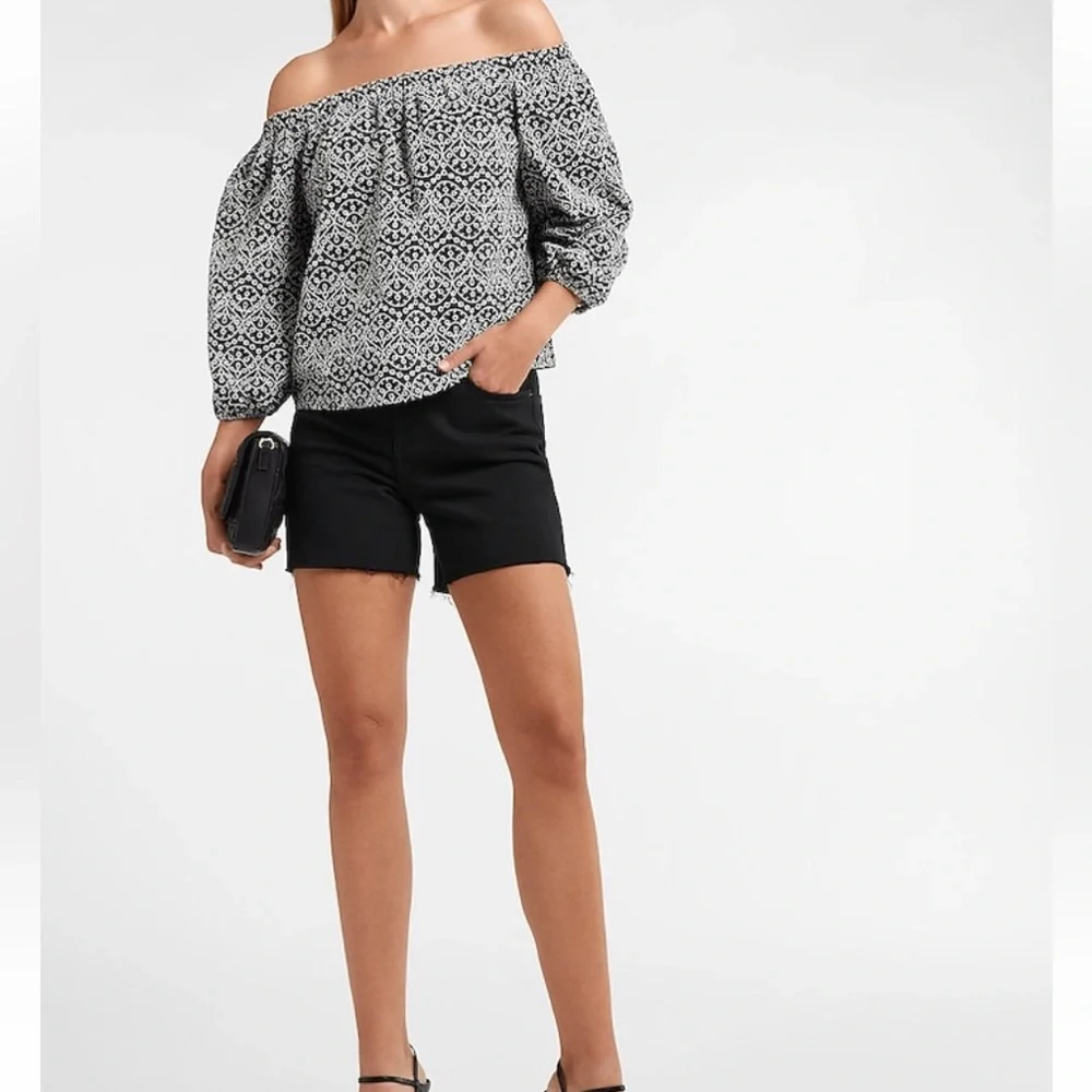 NWT! Express Black Embroidered Off The Shoulder Balloon Sleeve Top - Picture 2 of 4